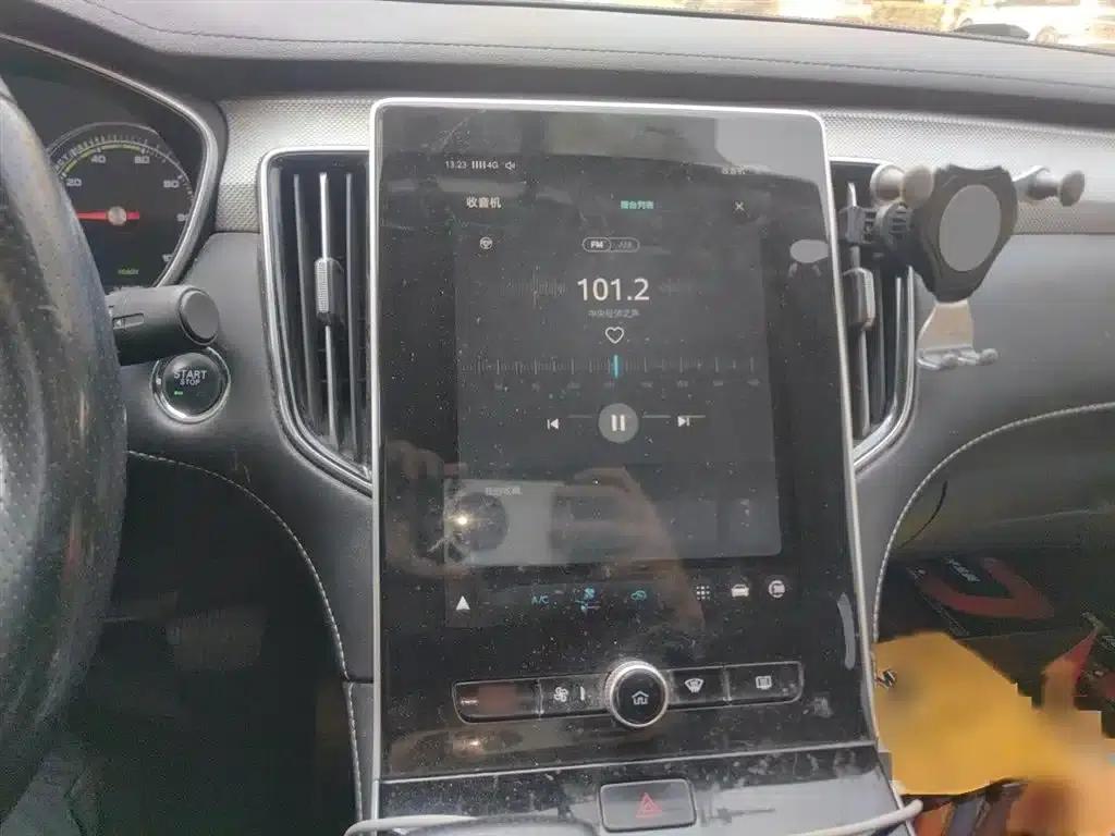 Roewe i6 MAX New Energy 2020 1.5T PHEV Cool Edition — миниатюра 6