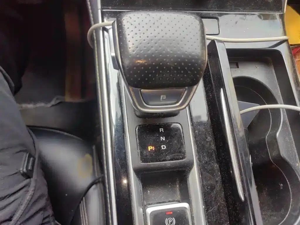 Roewe i6 MAX New Energy 2020 1.5T PHEV Cool Edition — миниатюра 7