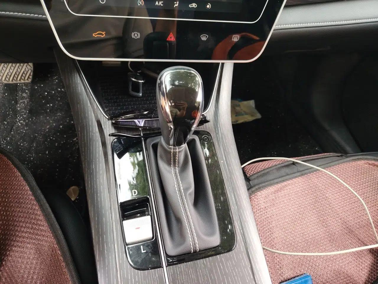 Venucia D60 2023 PLUS 1.6L XL CVT Yue Ling Edition — миниатюра 15