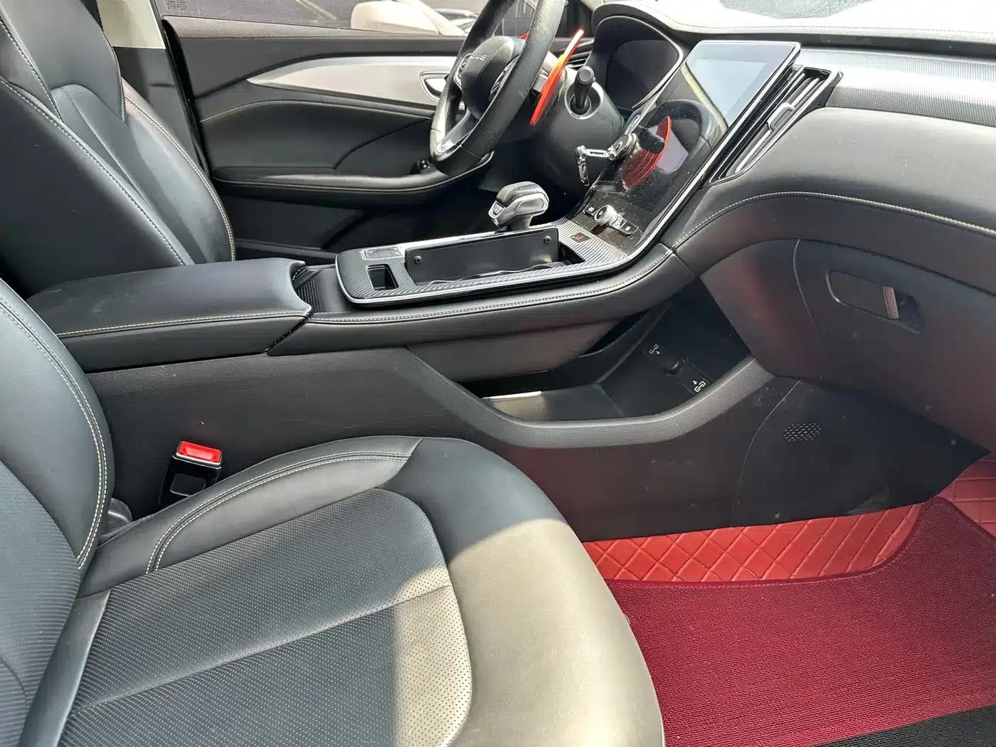 Roewe i6 MAX 2020 300TGI Automatic Cool and Intelligent Driving Edition — миниатюра 15