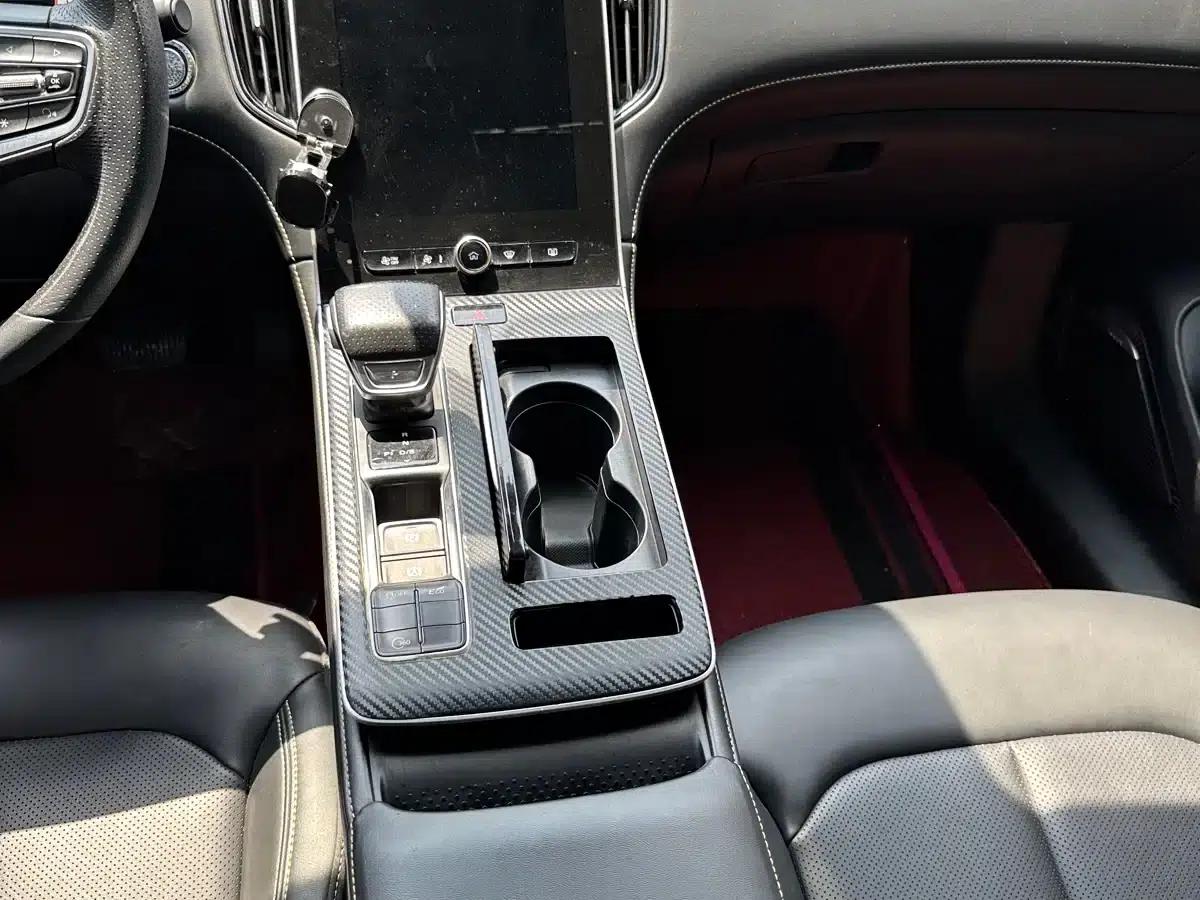 Roewe i6 MAX 2020 300TGI Automatic Cool and Intelligent Driving Edition — миниатюра 8