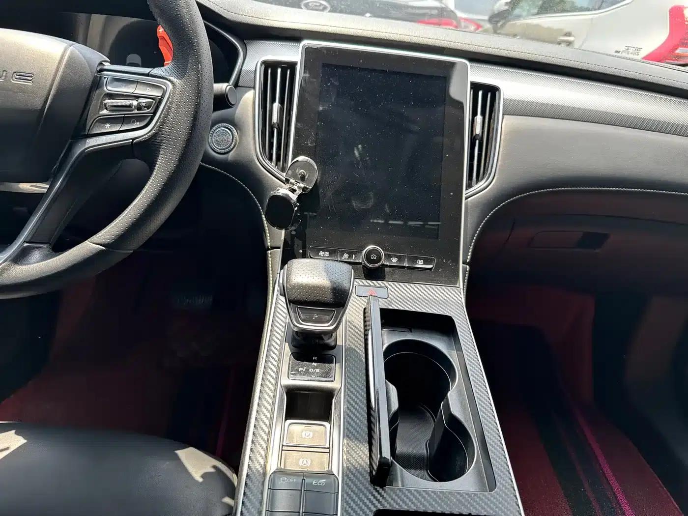 Roewe i6 MAX 2020 300TGI Automatic Cool and Intelligent Driving Edition — миниатюра 10