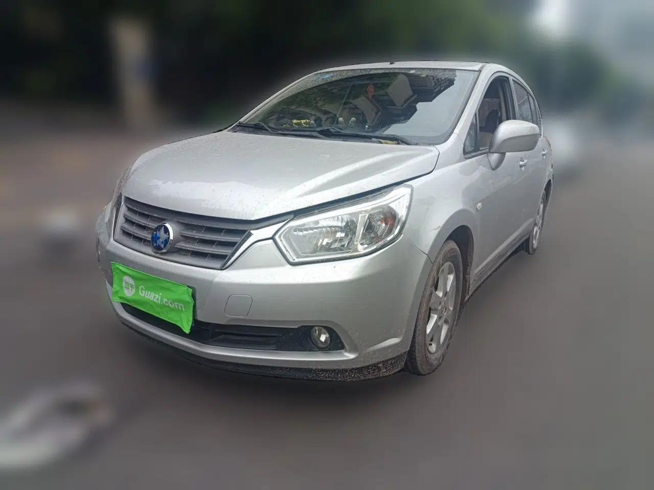 Venucia R50 2013 1.6L Manual Luxury Edition — миниатюра 1