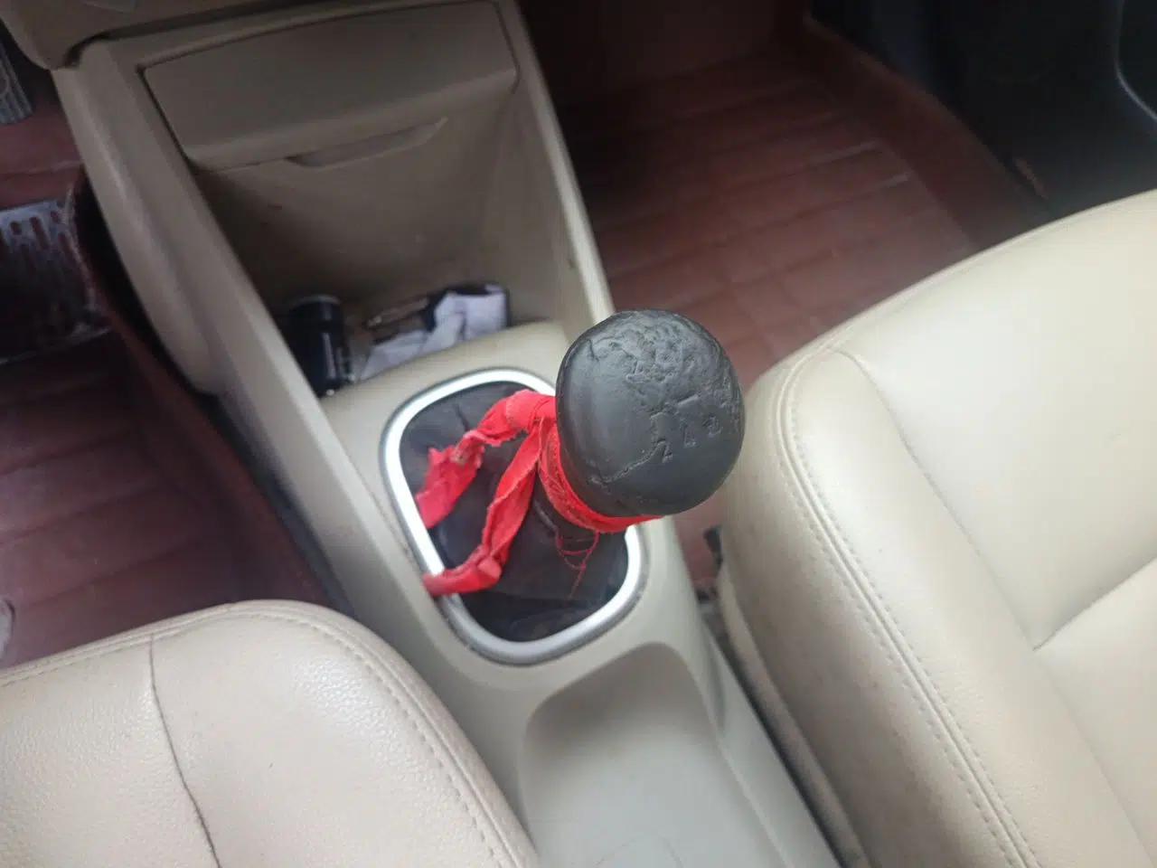 Venucia R50 2013 1.6L Manual Luxury Edition — миниатюра 15