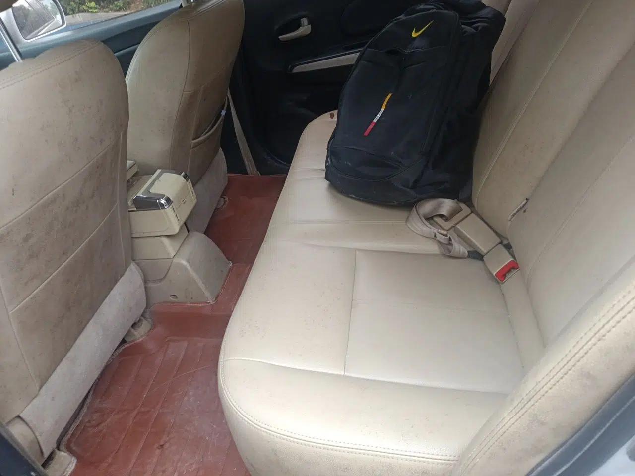 Venucia R50 2013 1.6L Manual Luxury Edition — миниатюра 18
