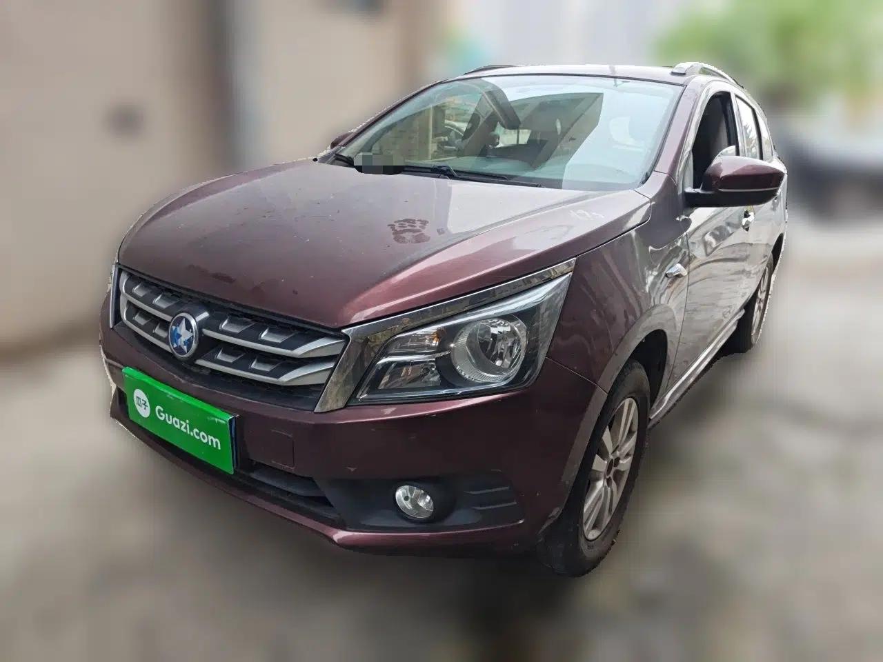 Venucia T70 2016 2.0L CVT Smart Choice Edition — миниатюра 1