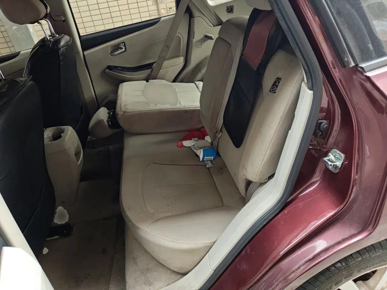 Venucia T70 2016 2.0L CVT Smart Choice Edition — миниатюра 18