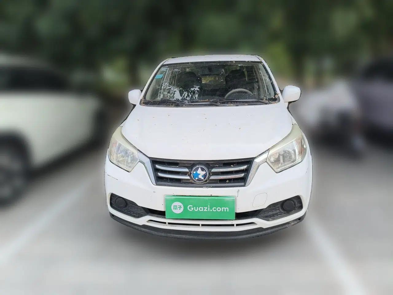 Venucia D50 2015 1.6L Manual Fashion Edition — миниатюра 2