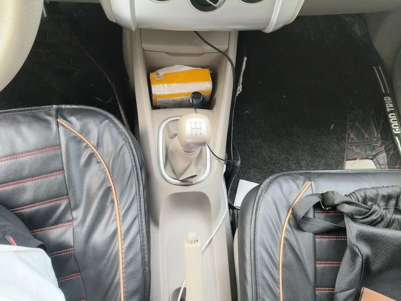 Venucia D50 2015 1.6L Manual Fashion Edition — миниатюра 15