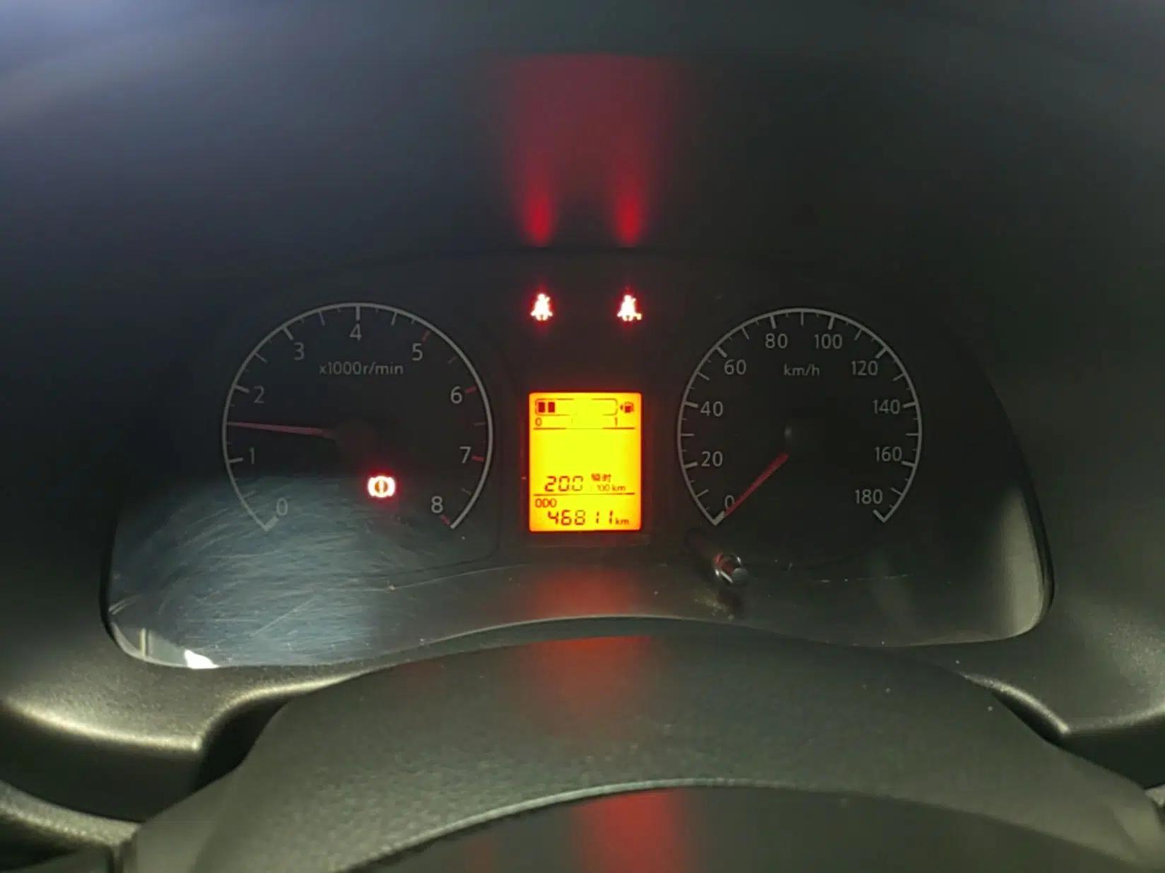 Venucia R30 2014 1.2L Manual Comfort Edition — миниатюра 12