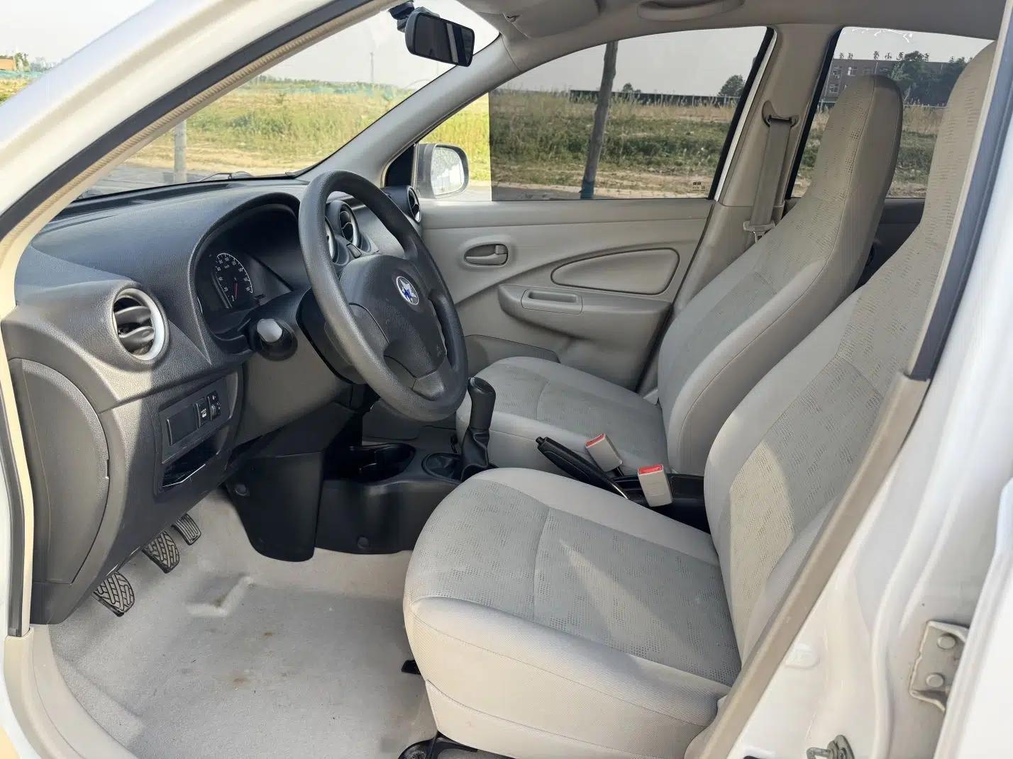 Venucia R30 2014 1.2L Manual Comfort Edition — миниатюра 20