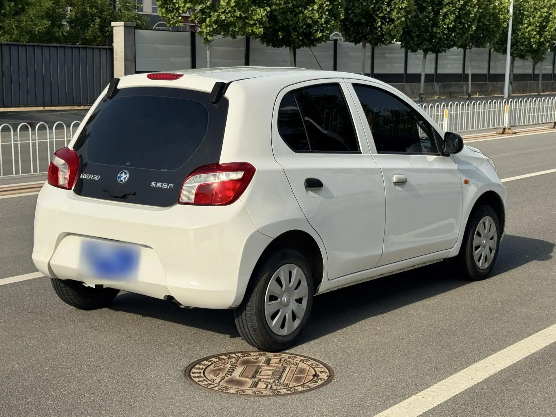 Venucia R30 2014 1.2L Manual Comfort Edition — миниатюра 6