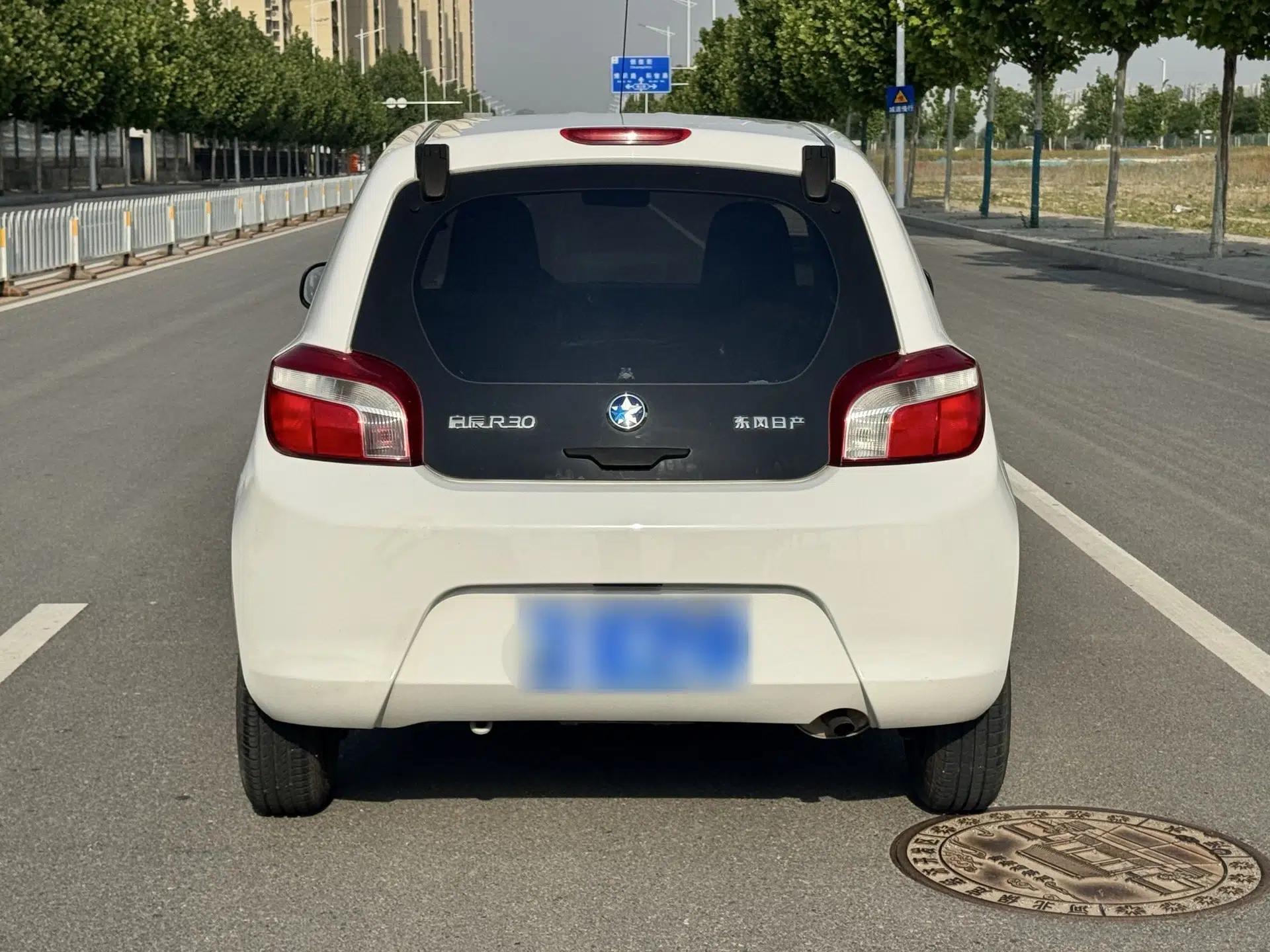 Venucia R30 2014 1.2L Manual Comfort Edition — миниатюра 7
