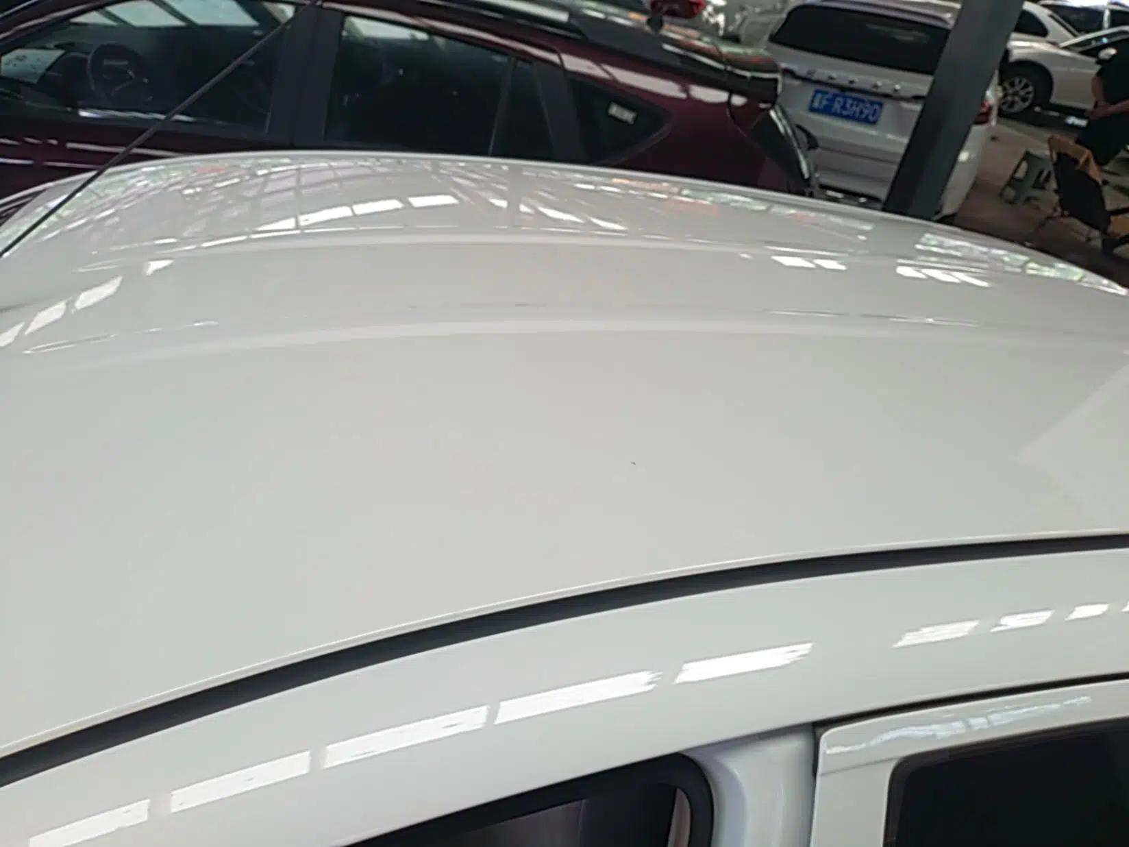Venucia R30 2014 1.2L Manual Comfort Edition — миниатюра 9