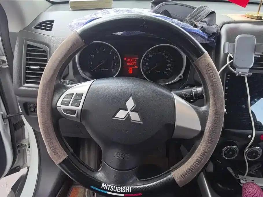 2013 ASX 2.0L CVT 2WD Elite Edition — миниатюра 15