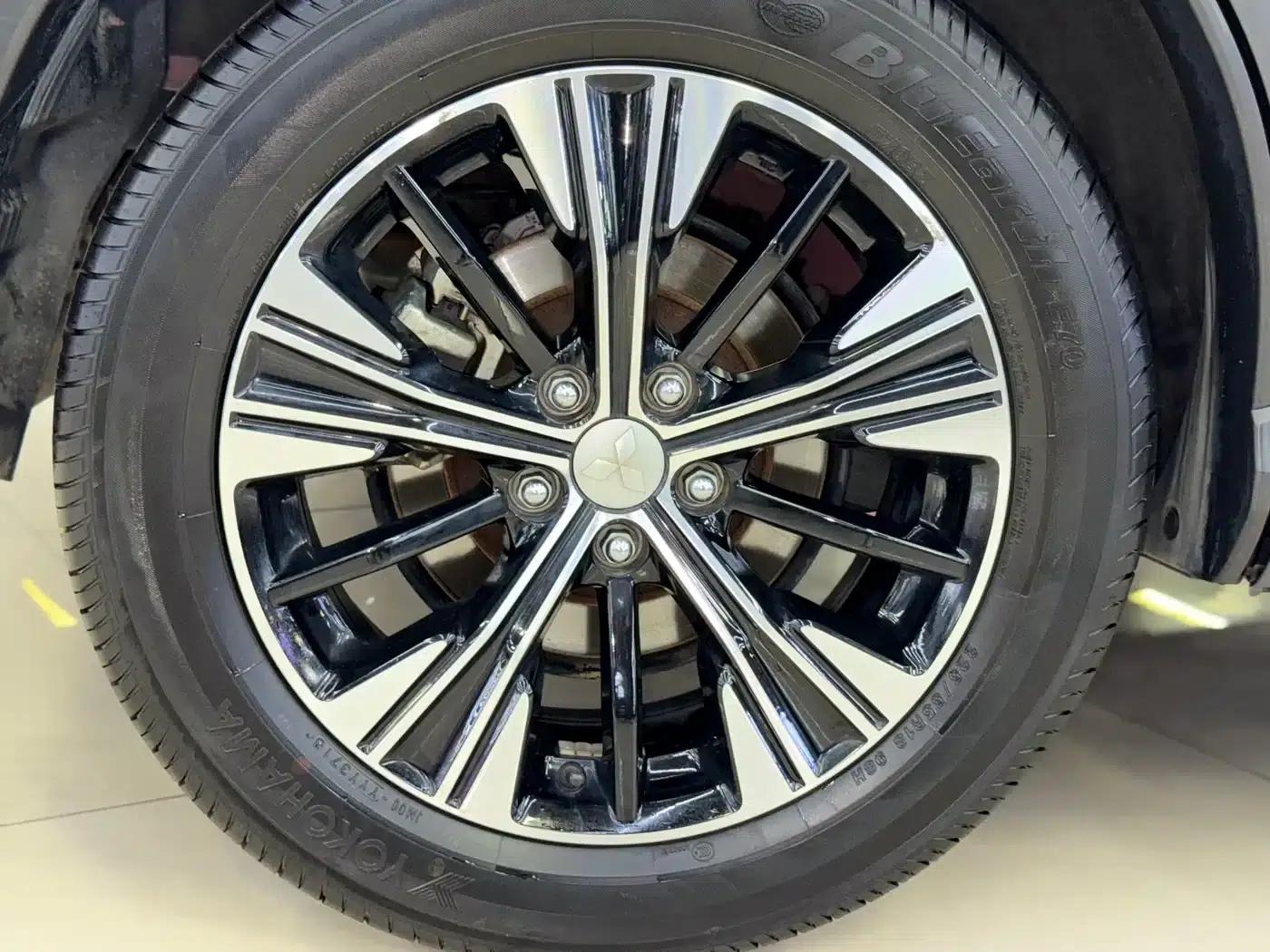 Eclipse Cross 2018 1.5T CVT 4WD True Self Edition — миниатюра 24