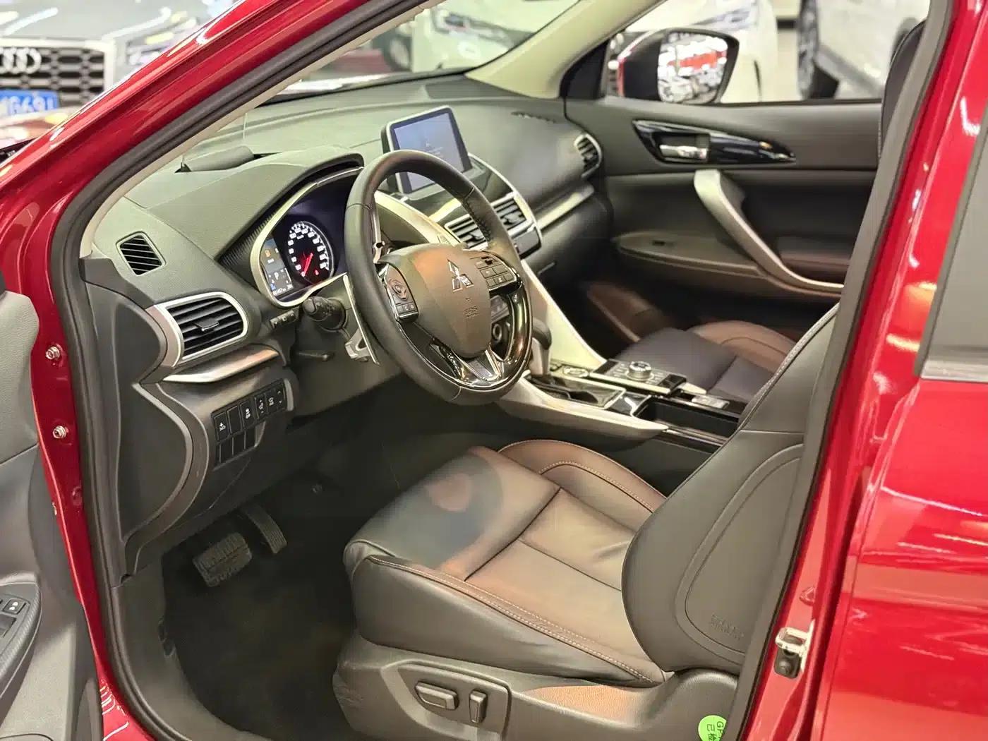 Eclipse Cross 2018 1.5T CVT 4WD True Self Edition — миниатюра 4