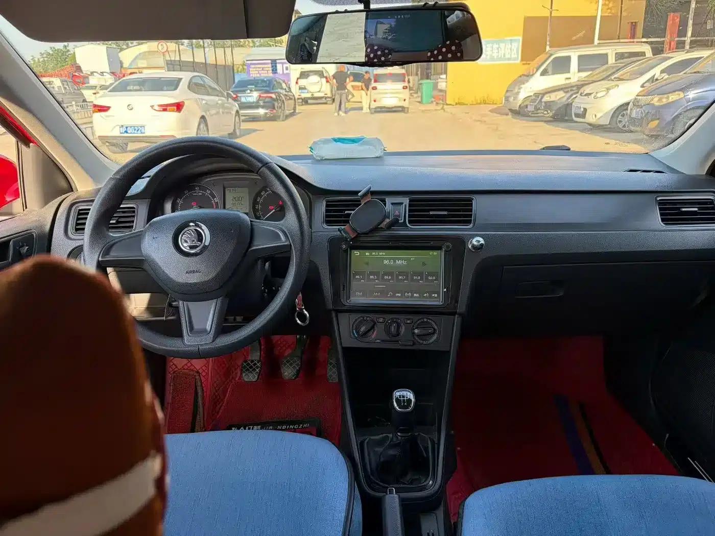 Rapid 2014 1.6L Manual Enjoy Edition — миниатюра 5