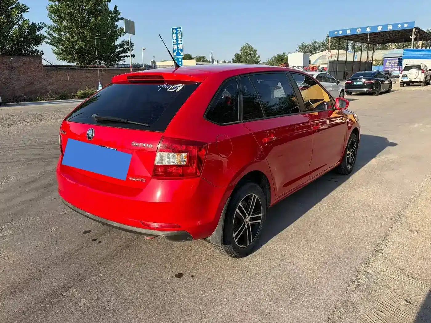 Rapid 2014 1.6L Manual Enjoy Edition — миниатюра 8