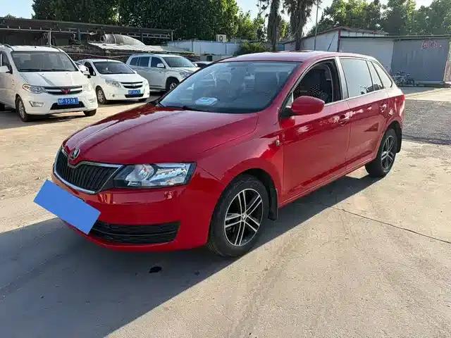Rapid 2014 1.6L Manual Enjoy Edition