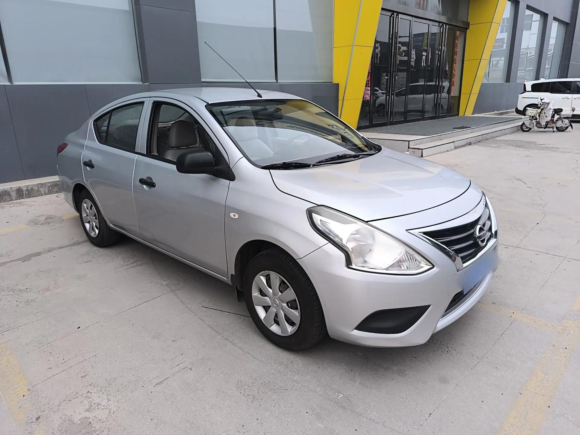 Nissan Sunny 2015 1.5XE Manual Comfort Edition — миниатюра 4