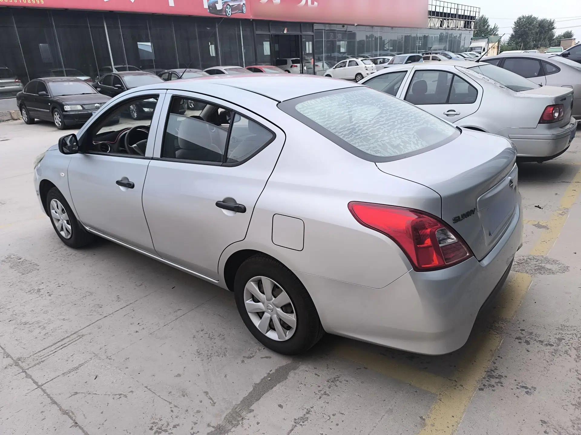 Nissan Sunny 2015 1.5XE Manual Comfort Edition — миниатюра 6