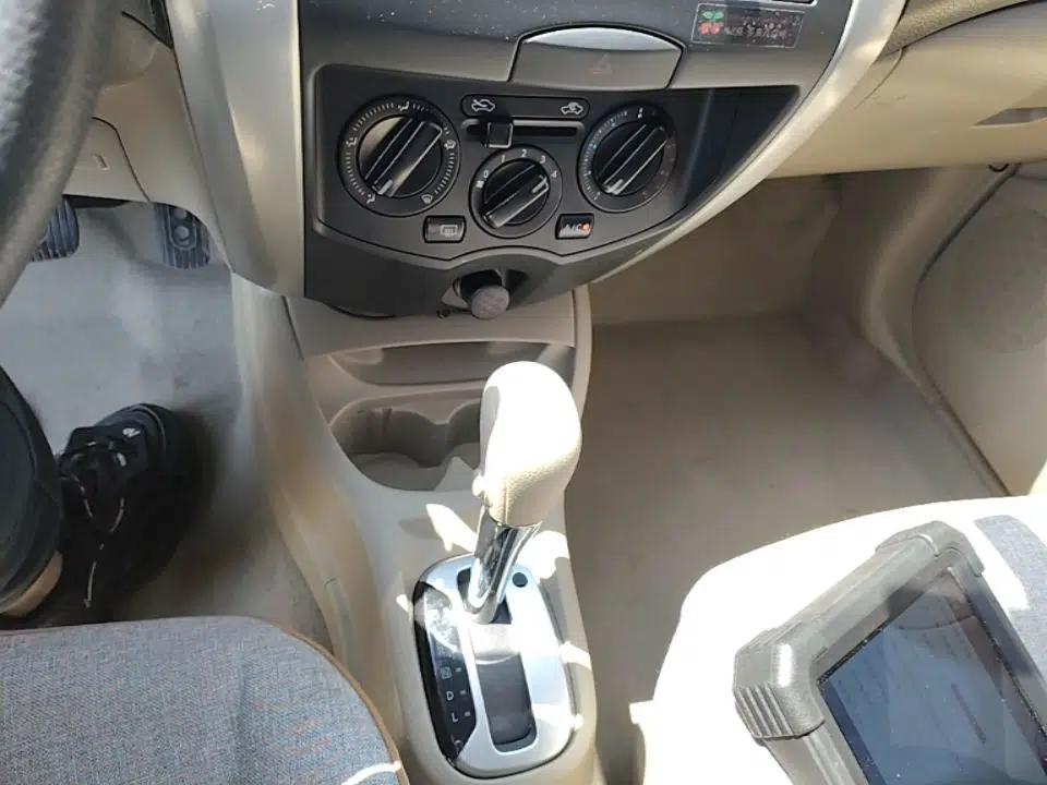 Nissan Livina 2015 1.6XE CVT Comfort Edition — миниатюра 17