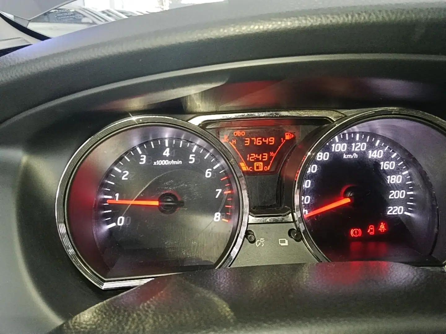 Nissan Livina 2015 1.6XE Manual Comfort Edition — миниатюра 14