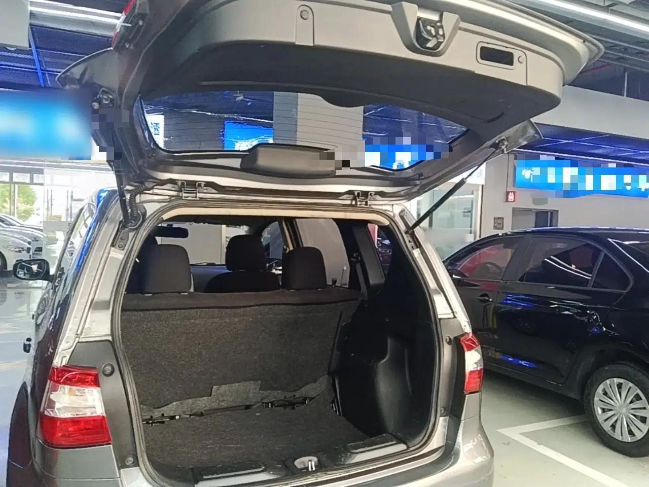 Nissan Livina 2015 1.6XE Manual Comfort Edition — миниатюра 21