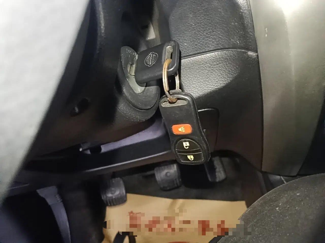 Nissan Livina 2015 1.6XE Manual Comfort Edition — миниатюра 22