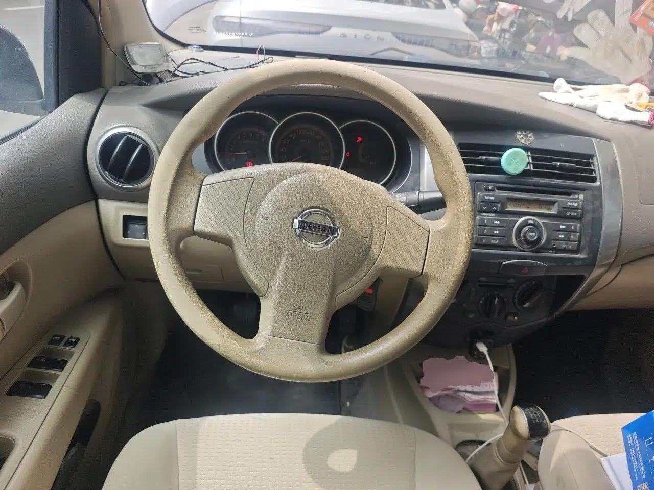 Nissan Livina 2007 1.6L Manual Supercharged Model — миниатюра 11