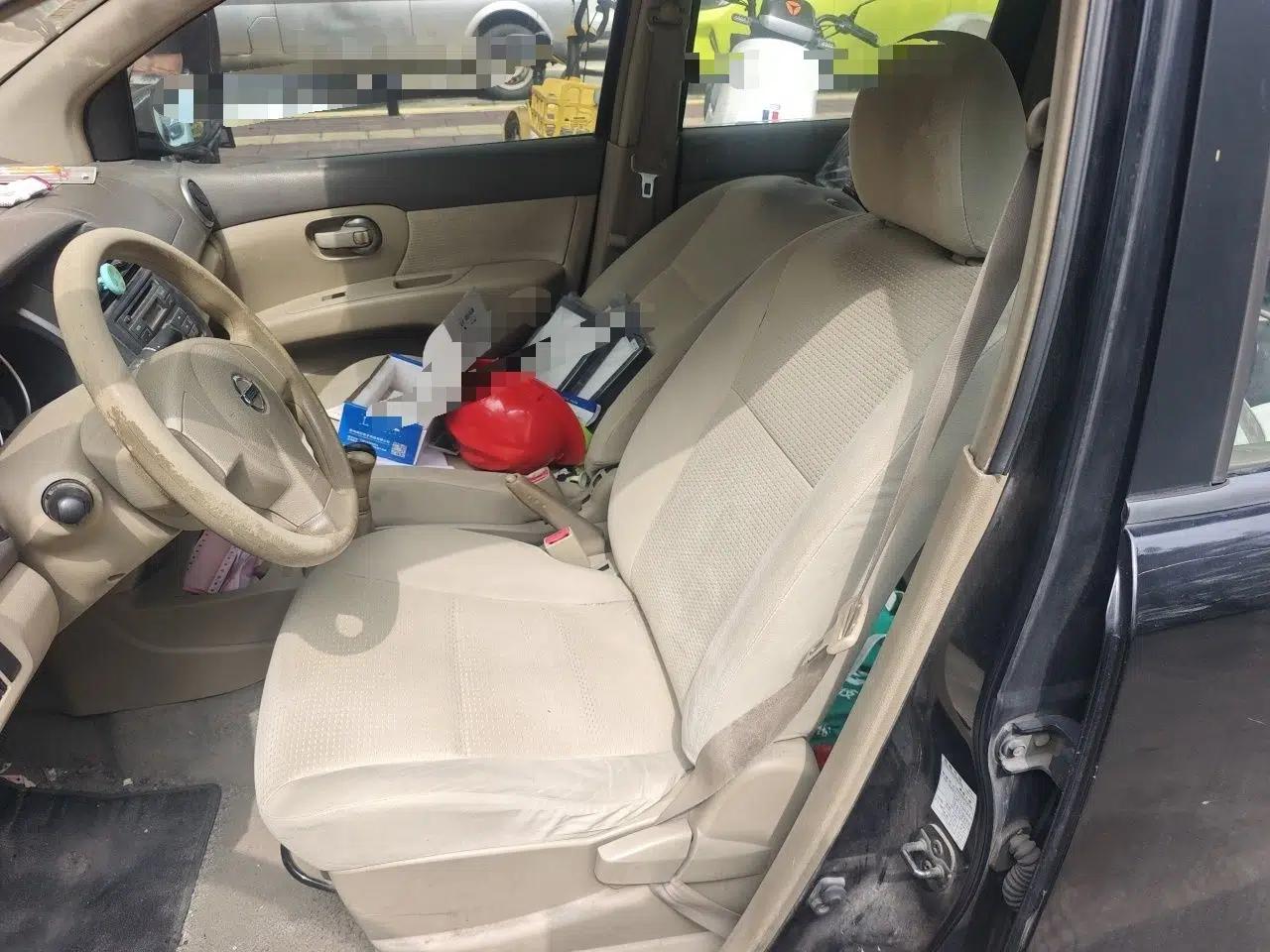 Nissan Livina 2007 1.6L Manual Supercharged Model — миниатюра 16