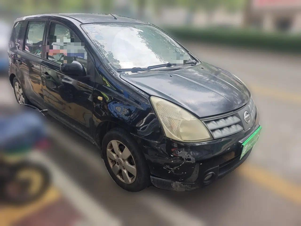 Nissan Livina 2007 1.6L Manual Supercharged Model — миниатюра 3