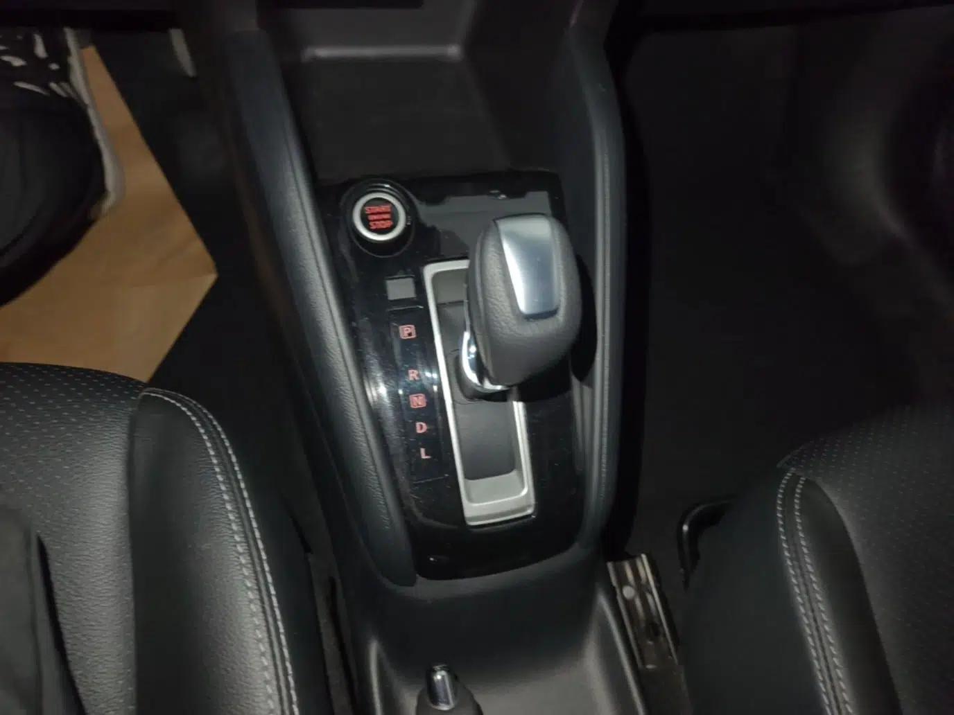 Nissan Kicks 2021 1.5L XV CVT Smart Connect Luxury Edition — миниатюра 16
