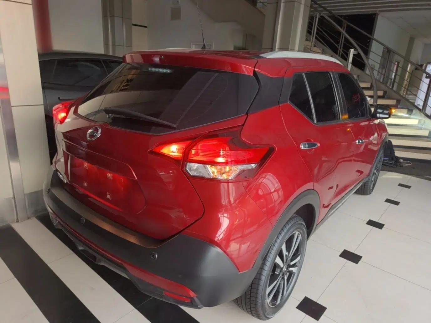 Nissan Kicks 2021 1.5L XV CVT Smart Connect Luxury Edition — миниатюра 4