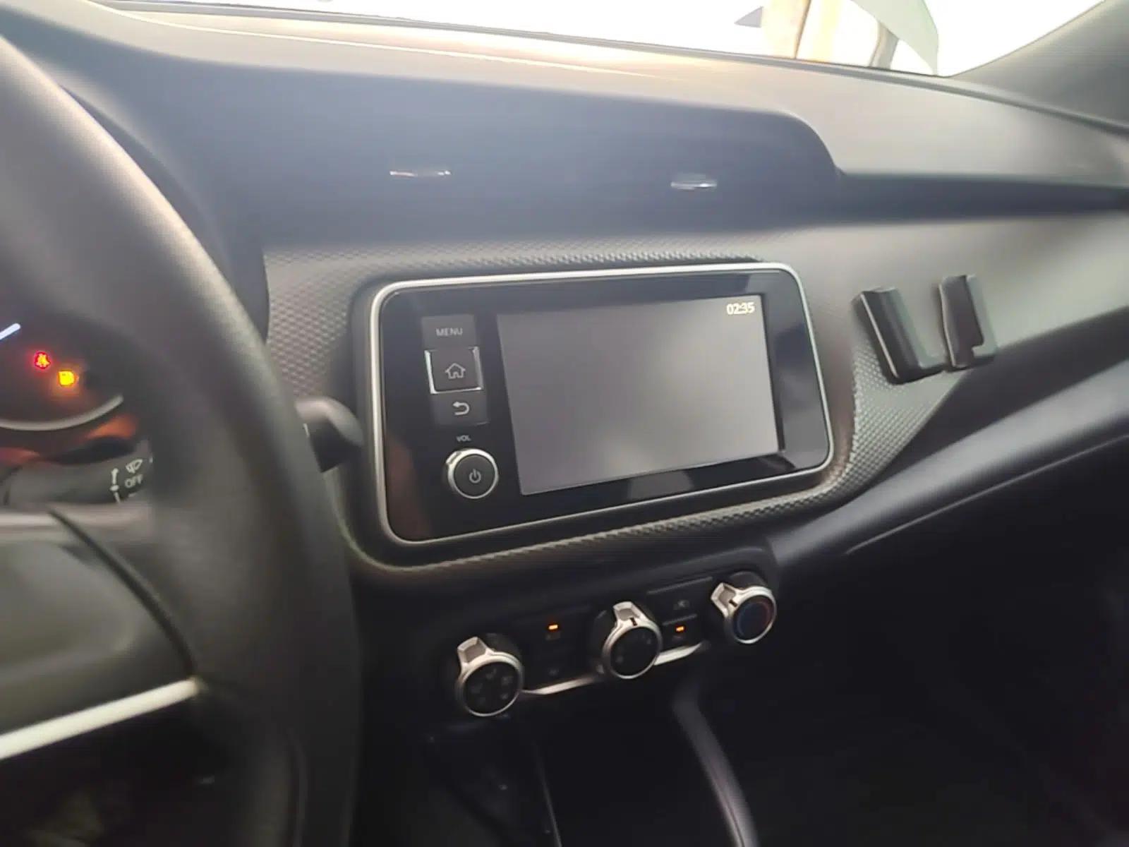 Nissan Kicks 2017 1.5L CVT Cool Enjoy Edition — миниатюра 16