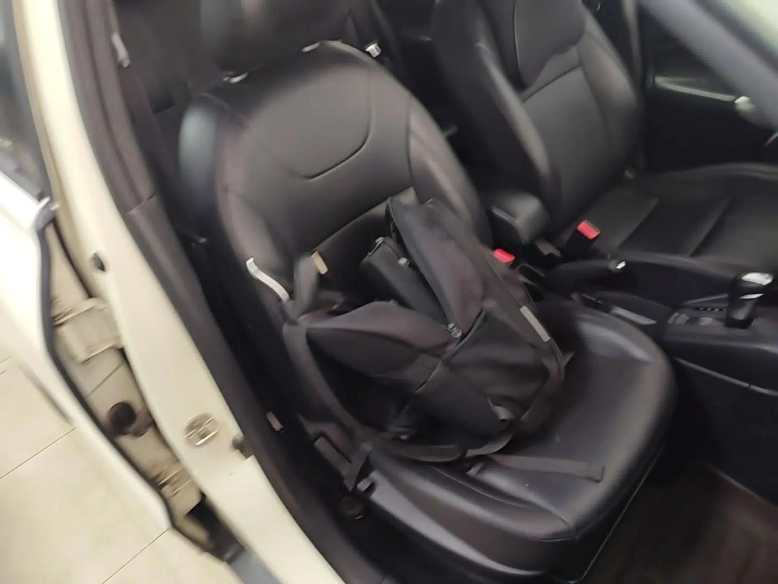 Nissan Kicks 2017 1.5L CVT Cool Enjoy Edition — миниатюра 23