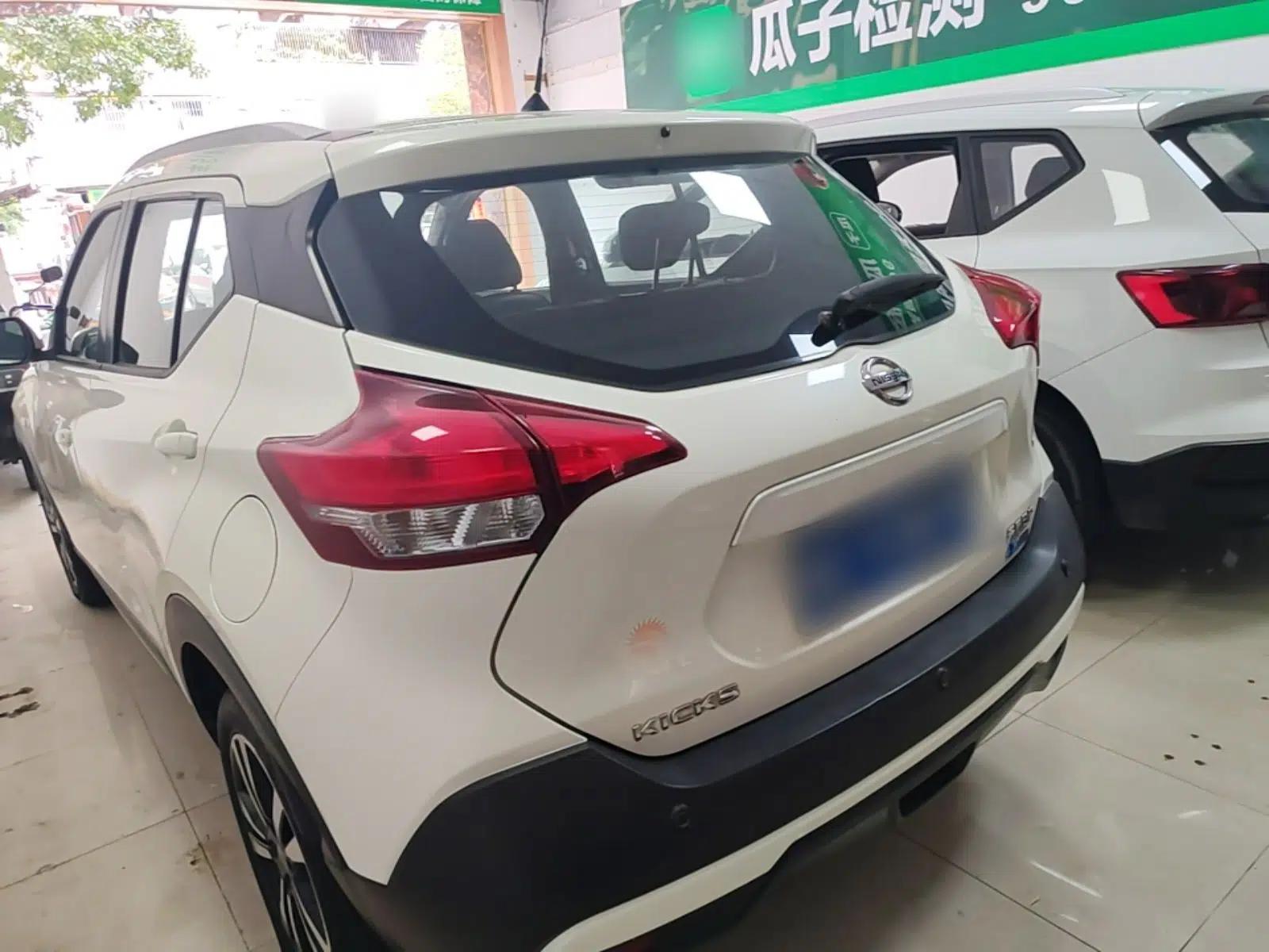 Nissan Kicks 2017 1.5L CVT Cool Enjoy Edition — миниатюра 4