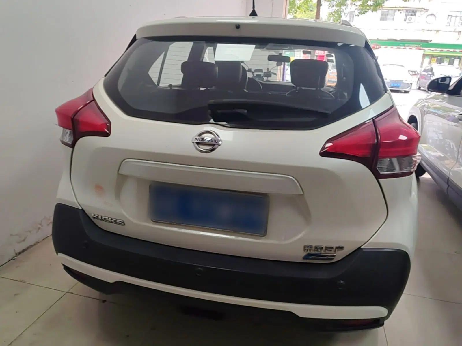Nissan Kicks 2017 1.5L CVT Cool Enjoy Edition — миниатюра 5
