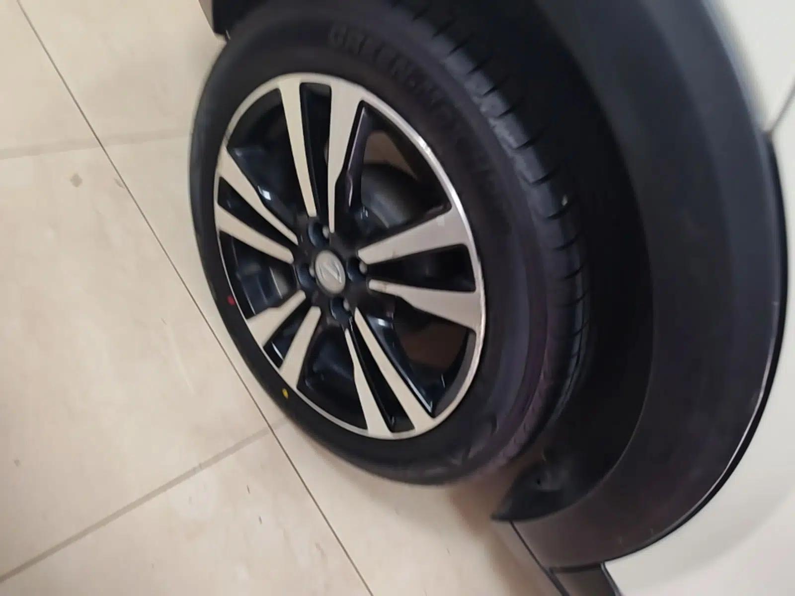 Nissan Kicks 2017 1.5L CVT Cool Enjoy Edition — миниатюра 10