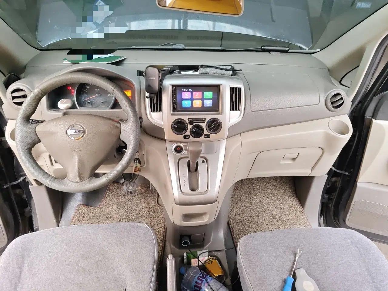 Nissan NV200 2018 1.6L CVT Luxury Model — миниатюра 10