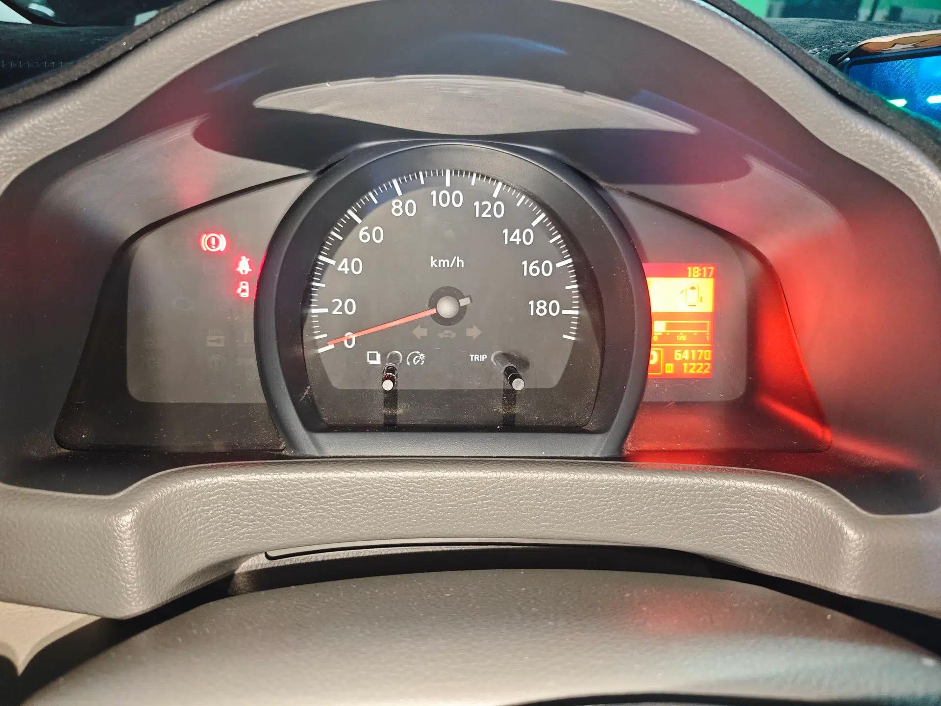 Nissan NV200 2018 1.6L CVT Luxury Model — миниатюра 12