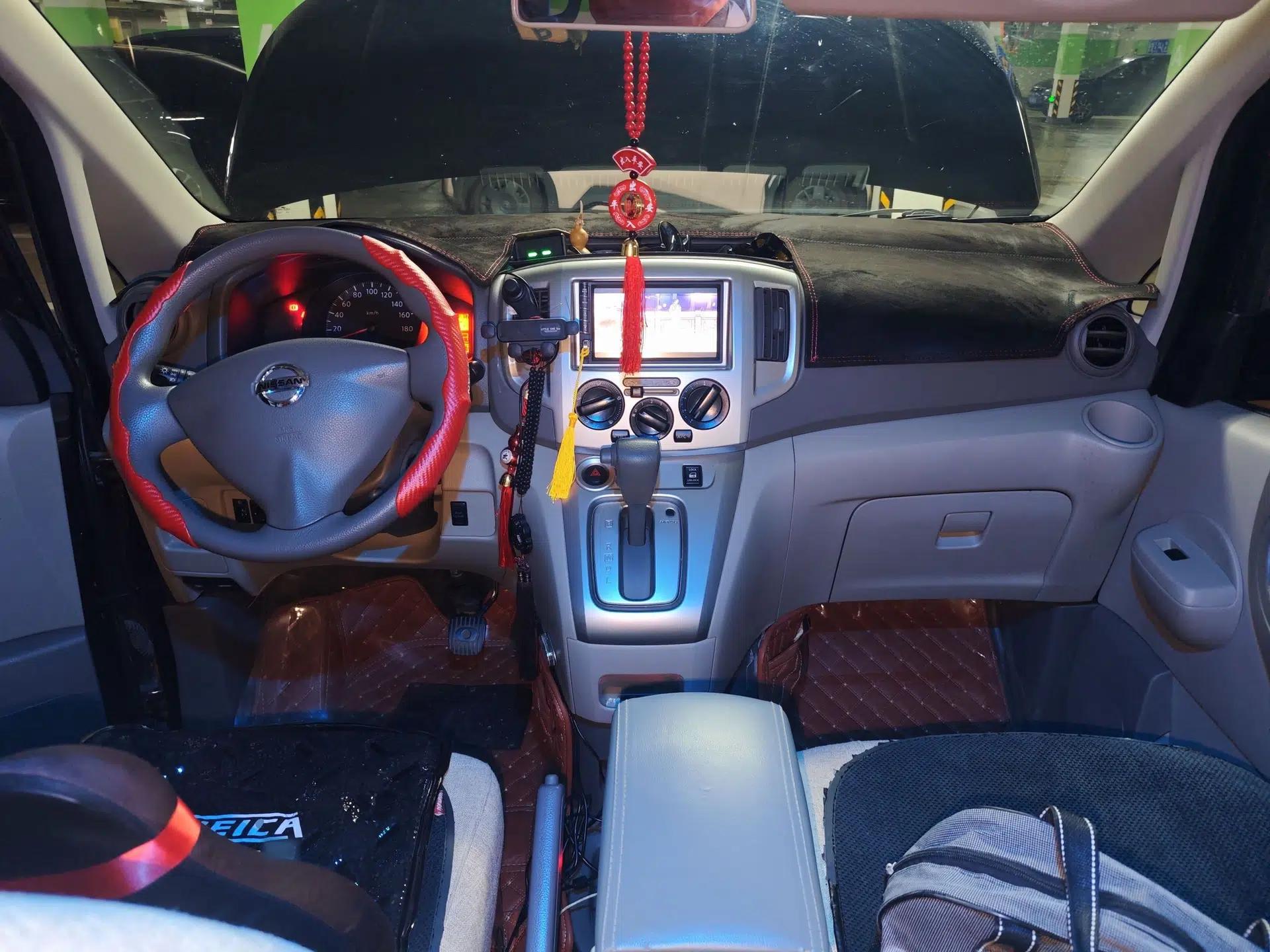 Nissan NV200 2018 1.6L CVT Luxury Model — миниатюра 10