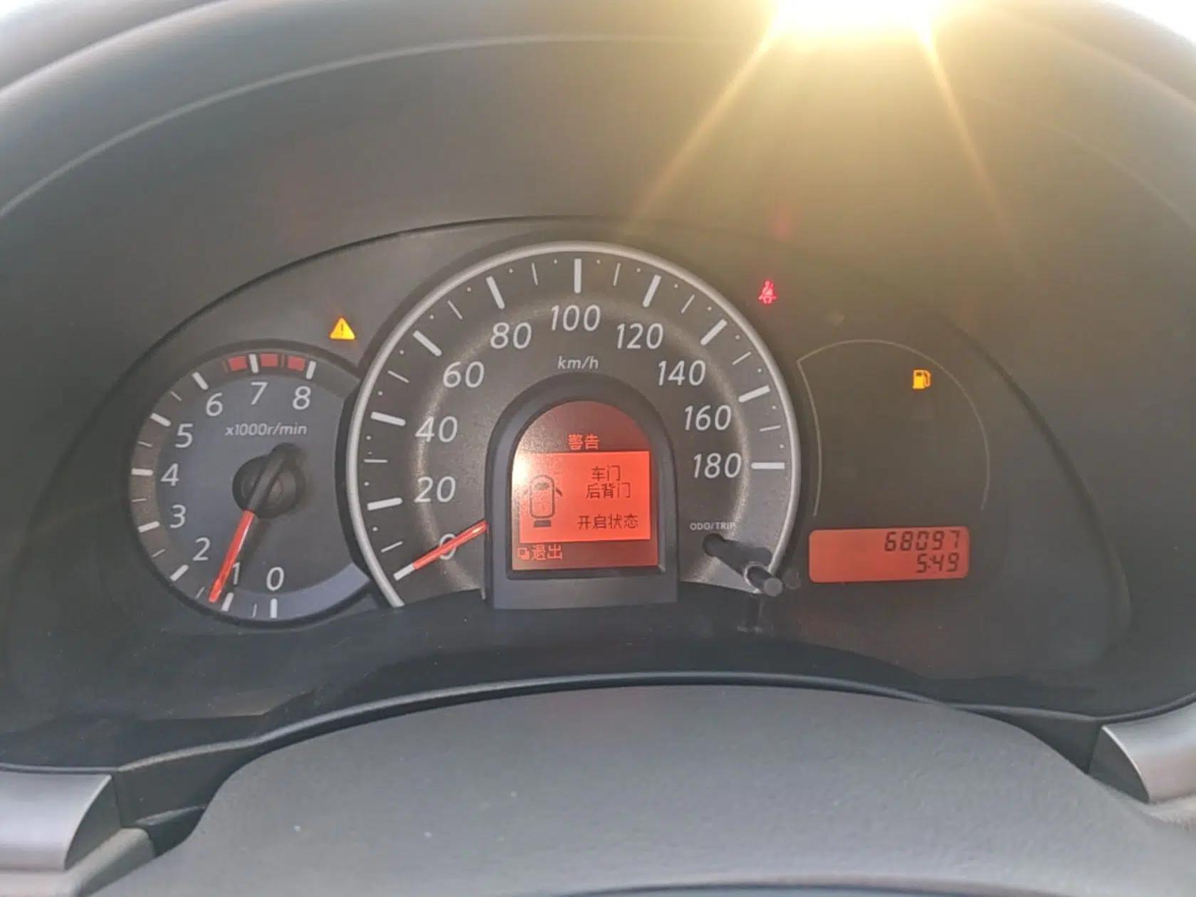 Nissan March 2010 1.5L Manual E-Xuan Edition — миниатюра 15