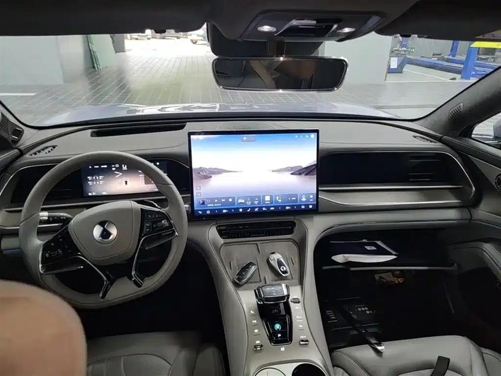 Denza N7 2025 630 AWD Intelligent Driving Dual Laser Flagship Edition — миниатюра 9