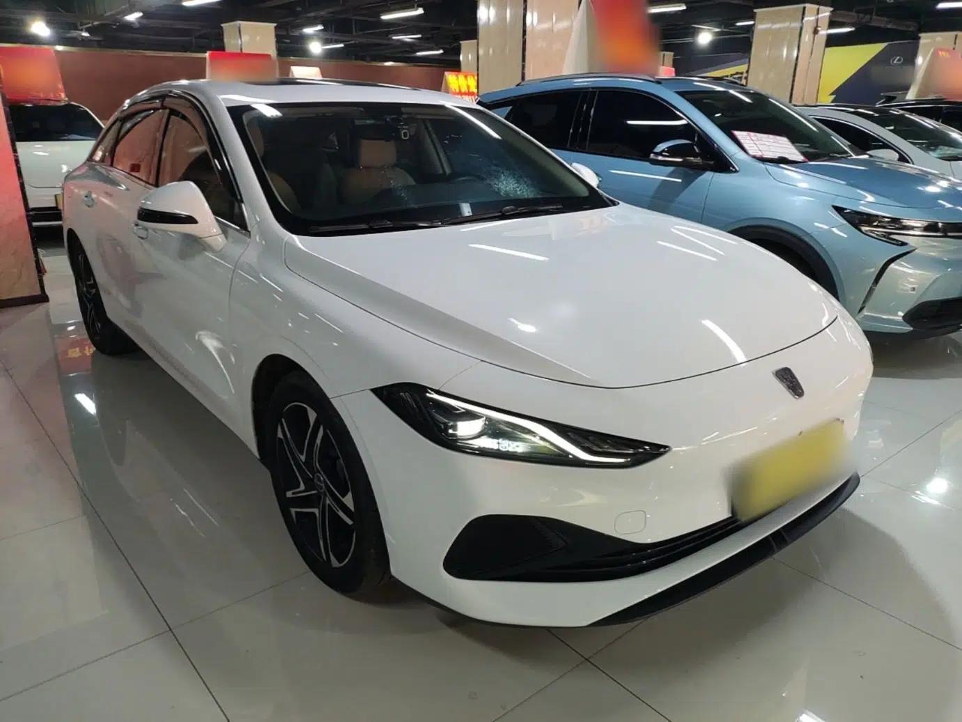 Roewe D7 2023 DMH 125km Excellence Edition — миниатюра 3