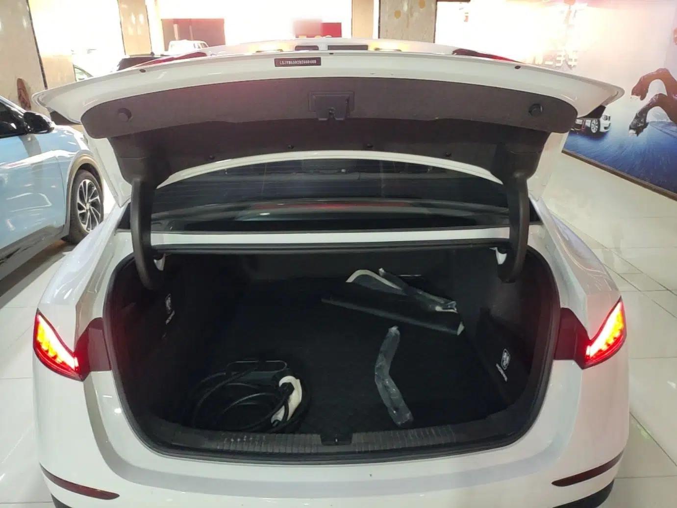 Roewe D7 2023 DMH 125km Excellence Edition — миниатюра 22