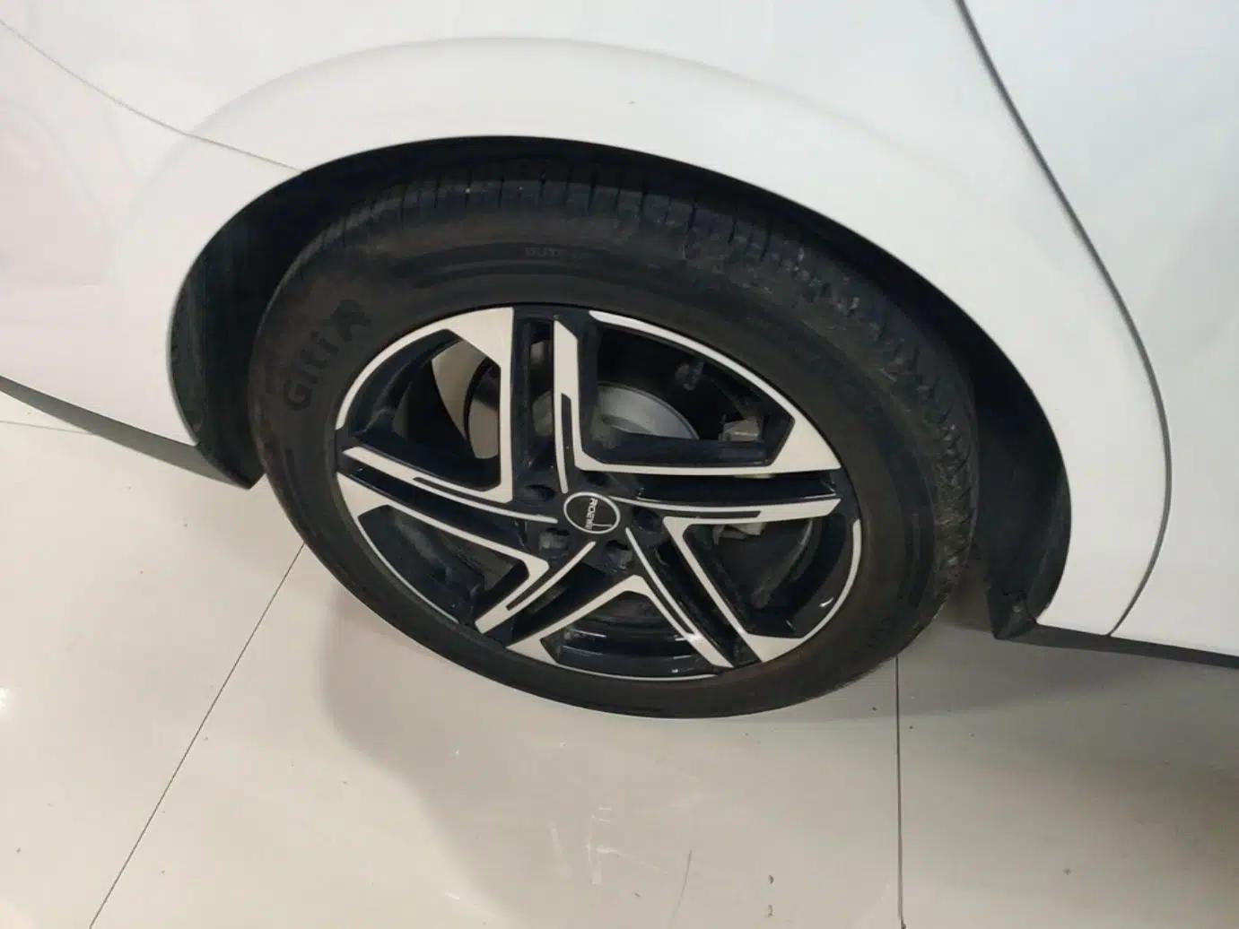 Roewe D7 2023 DMH 125km Excellence Edition — миниатюра 10