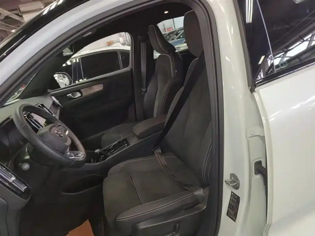 Volvo XC40 PHEV 2023 Long Range Edition — миниатюра 15
