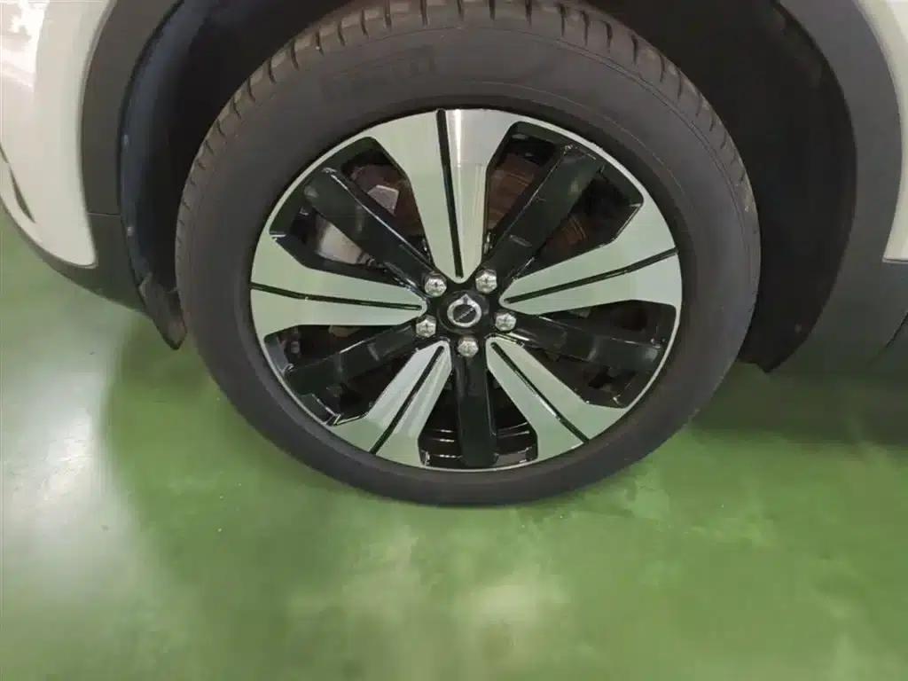 Volvo XC40 PHEV 2023 Long Range Edition — миниатюра 23